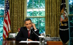 Barack Obama al telefono